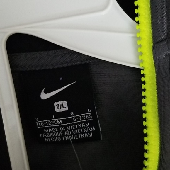 7 Nike Set Gray &Yellow - Picture 6 of 7